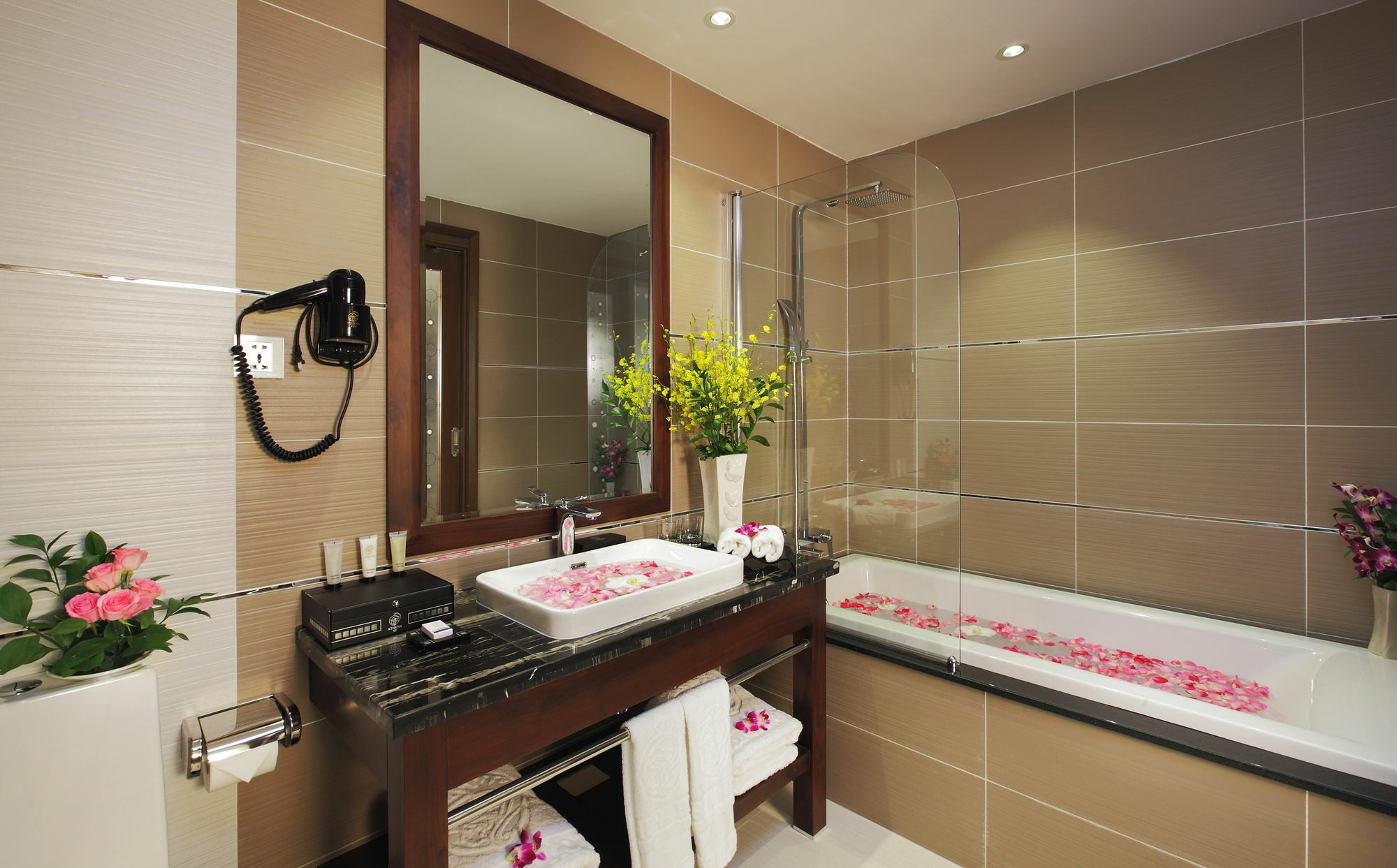 Khách sạn Athena 4*